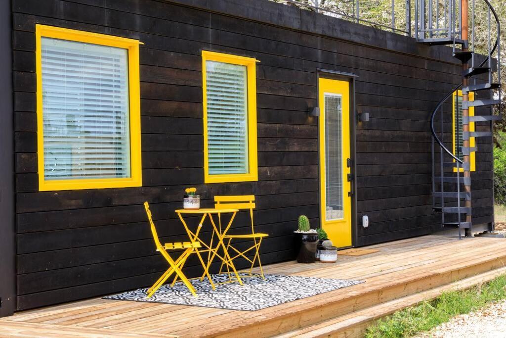New The Yellow Beacon-Luxury Shipping Container Fredericksburg Kültér fotó